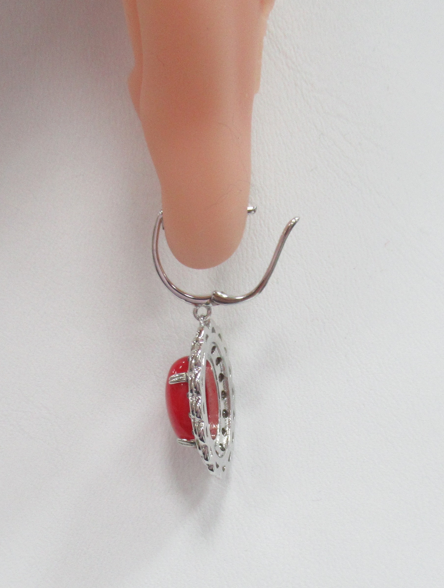 Серебряные серьги с кораллами